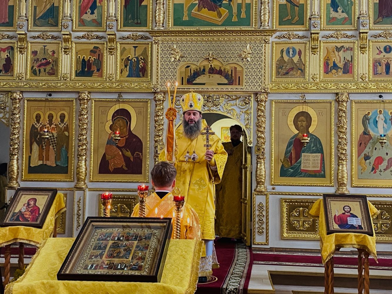 16 августа, в седмицу 11-ю по Пятидесятнице, епископ Соликамский и Чусовской Гавриил совершил Божественную литургию в Спасо-Преображенском кафедральном соборе